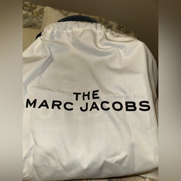 Marc Jacobs THE RIP
AND REPAIR DENIM MEDIUM TOTE BAG - Picture 11 of 15